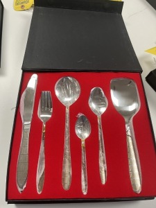 28-PIECE CUTLERY SETS - SERVICE FOR 6 PLUS 4 SERVING UTENSILS - STAINLESS STEEL - IN CUSTOM BOX