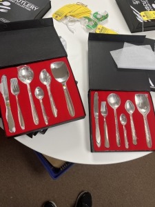 28-PIECE CUTLERY SETS - SERVICE FOR 6 PLUS 4 SERVING UTENSILS - STAINLESS STEEL - IN CUSTOM BOX