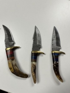 ASSORTED 3'' SKINNING KNIVES - CUSTOM HANDMADE DAMASCUS STEEL - BONE HANDLE - LAMINATED LEATHER SHEATH