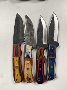 ASSORTED 4'' HUNTING & SKINNING KNIVES - CUSTOM HANDMADE DAMASCUS STEEL - PAKKA WOOD HANDLE - LAMINATED LEATHER SHEATH