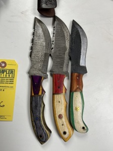 ASSORTED 5'' HUNTING & SKINNING KNIVES - CUSTOM HANDMADE DAMASCUS STEEL - PAKKA WOOD HANDLE - LAMINATED LEATHER SHEATH