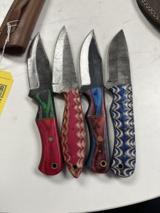 ASSORTED 4'' HUNTING & SKINNING KNIVES - CUSTOM HANDMADE DAMASCUS STEEL - PAKKA WOOD HANDLE - LAMINATED LEATHER SHEATH