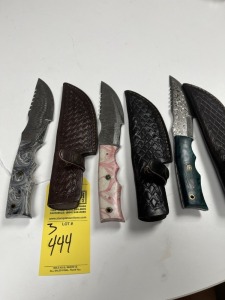 ASSORTED 5.5'' HUNTING & SKINNING KNIVES - CUSTOM HANDMADE DAMASCUS STEEL - RESIN HANDLE - LAMINATED LEATHER SHEATH