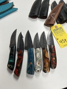 ASSORTED HUNTING & SKINNING KNIVES - 3- 3.5'' / 3- 4'' - CUSTOM HANDMADE DAMASCUS STEEL - RESIN HANDLE - LAMINATED LEATHER SHEATH