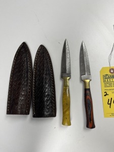 ASSORTED 4'' DAGGERS - CUSTOM HANDMADE DAMASCUS STEEL - 1- PAKKA WOOD HANDLE / 1- RESIN HANDLE - LAMINATED LEATHER SHEATH