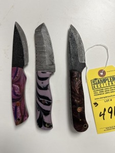 ASSORTED 3.5'' HUNTING & SKINNING KNIVES - CUSTOM HANDMADE DAMASCUS STEEL - RESIN HANDLE - LAMINATED LEATHER SHEATH