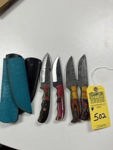 ASSORTED HUNTING & SKINNING KNIVES WITH GUT HOOK - 3- 4'' / 1- 4.5'' - CUSTOM HANDMADE DAMASCUS STEEL - PAKKA WOOD HANDLE - LAMINATED LEATHER SHEATH