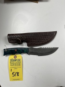 5.5'' HUNTING & SKINNING KNIFE - CUSTOM HANDMADE DAMASCUS STEEL - RESIN HANDLE - LAMINATED LEATHER SHEATH
