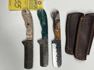 ASSORTED 4'' BULL CUTTING KNIVES - CUSTOM HANDMADE DAMASCUS STEEL - 1- PAKKA WOOD & RESIN HANDLE / 2- RESIN HANDLE - LAMINATED LEATHER SHEATH