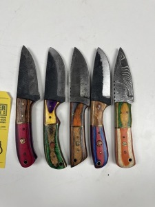 ASSORTED 3.5'' HUNTING & SKINNING KNIVES - CUSTOM HANDMADE DAMASCUS STEEL - PAKKA WOOD HANDLE - LAMINATED LEATHER SHEATH