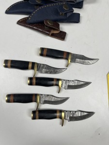 ASSORTED 3'' SKINNING KNIVES - CUSTOM HANDMADE DAMASCUS STEEL - RESIN HANDLE - LAMINATED LEATHER SHEATH