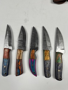 ASSORTED 4'' HUNTING & SKINNING KNIVES - CUSTOM HANDMADE DAMASCUS STEEL - PAKKA WOOD HANDLE - LAMINATED LEATHER SHEATH
