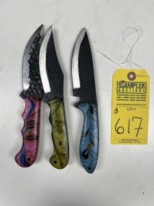 ASSORTED 4.5'' HUNTING & SKINNING KNIVES - CUSTOM HANDMADE DAMASCUS STEEL - RESIN HANDLE - LAMINATED LEATHER SHEATH