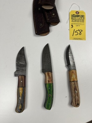 ASSORTED SKINNING KNIVES - CUSTOM HANDMADE DAMASCUS STEEL - PAKKA WOOD HANDLE - LAMINATED LEATHER SHEATH