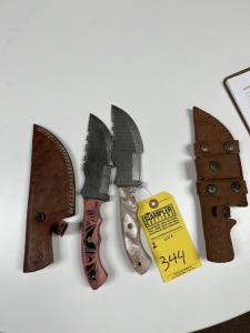 ASSORTED 5.5'' HUNTING & SKINNING KNIVES - CUSTOM HANDMADE DAMASCUS STEEL - RESIN HANDLE - LAMINATED LEATHER SHEATH