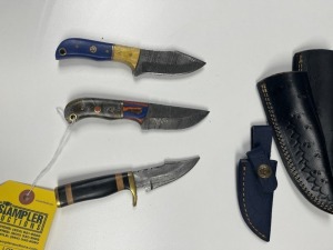 ASSORTED 3'' HUNTING & SKINNING KNIVES - CUSTOM HANDMADE DAMASCUS STEEL - PAKKA WOOD & RESIN HANDLE - LAMINATED LEATHER SHEATH