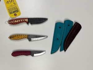 ASSORTED HUNTING & SKINNING KNIVES - 1- 3.5'' / 2- 4.5'' - CUSTOM HANDMADE DAMASCUS STEEL - PAKKA WOOD HANDLE - LAMINATED LEATHER SHEATH