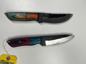ASSORTED 4.5'' HUNTING & SKINNING KNIVES - CUSTOM HANDMADE DAMASCUS STEEL - PAKKA WOOD HANDLE - LAMINATED LEATHER SHEATH