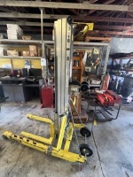 SUMNER 2118 A/C LIFT - LOAD CAPACITY 650 LBS - SERIAL No. 26824