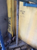 LINOLEUM ROLLER
