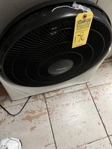 FLOOR FAN