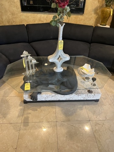 BLACK PANTHER COCKTAIL TABLE