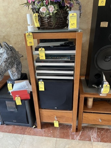 PIECES FURNITURE - 2- END TABLES / 2- SHELVING UNITS / 1- CONSOLE (SOME DAMAGE)