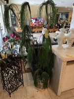 PLANTER WITH ARTIFICIAL TREE