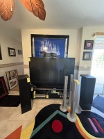 MITSUBISHI REAR PROJECTION TELEVISION - 65''