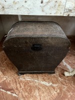 SMALL CHEST WITH CONTENTS - HAIR STYLING EQUIPMENT
