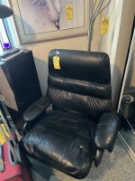 BLACK LEATHER SWIVEL CHAIR