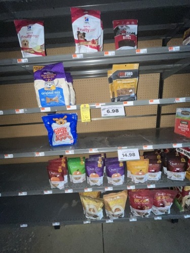 DOG TREATS - CANINE CARRYOUTS / OPEN FARM / HILLS / RED FORD / FRUITABLES / MORE (1 SECTION - BAGS)