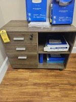 ROLLING CABINET WITH 3 DRAWERS & 2 SHELVES - WITH KEYS
