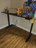 ELECTRIC ADJUSTABLE TABLE