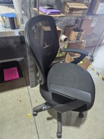 BLACK ROLLING OFFICE CHAIRS