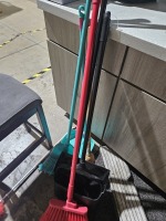 BROOM & DUST PAN