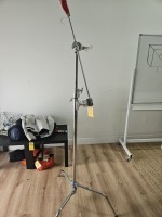 PROFESSIONAL PHOTOGRAPHY LIGHT STAND WITH BOOM ARM
