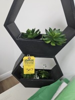ASSORTED DECOR
