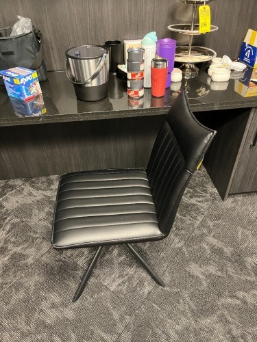 BLACK LEATHER CHAIR