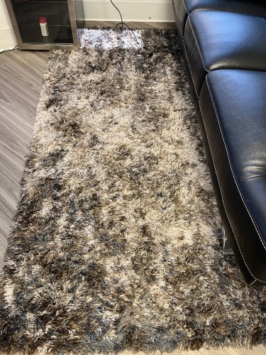 RUG - BROWN / GRAY / TAN - 90''x63''