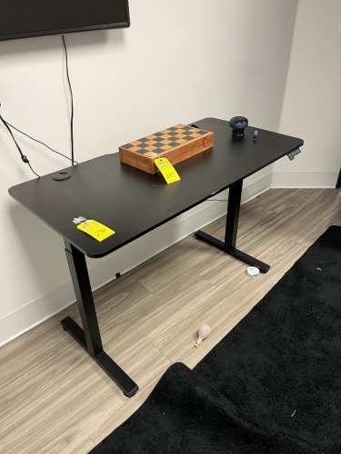 BLACK ADJUSTABLE HEIGHT TABLE - 2'x4'