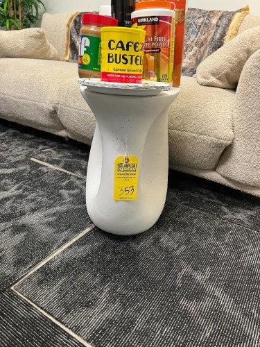 WHITE STONE-LOOK END TABLE