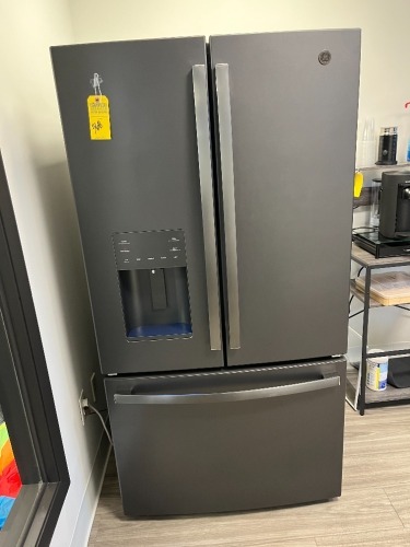 GE BLACK FRENCH DOOR REFRIGERATOR / FREEZER