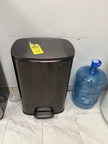 GARBAGE CAN