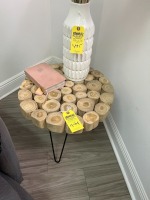 ROUND WOOD END TABLE