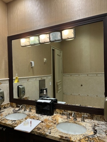 MIRROR WITH LIGHTS - 6'x52''