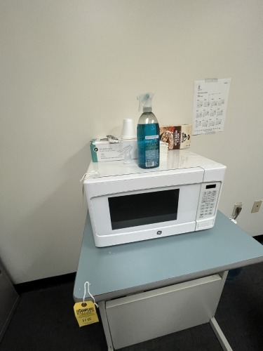 GE WHITE MICROWAVE