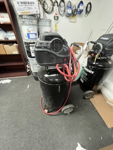 HUSKY C303H PORTABLE COMPRESSOR - 175 PSI / 30 GALLON / 1.7 HP