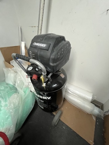 HUSKY C303H PORTABLE COMPRESSOR - 175 PSI / 30 GALLON / 1.7 HP