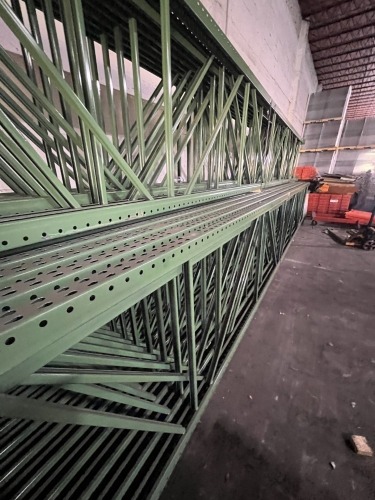 GREEN UPRIGHTS - 24'x42'' - 29 GAUGE (NEW)